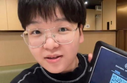 吃瓜娱乐酱打工仔小张,打工仔小张的职场生活点滴