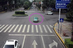 怎么查是否闯红灯违章,教你如何查询是否闯红灯违章